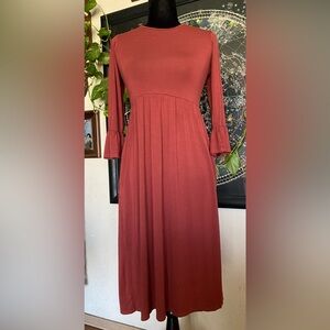Bellamie Rust Colored Bohemian Dress. Pockets. 3/4 sleeve w/ Ruffle cuffs. S/M.